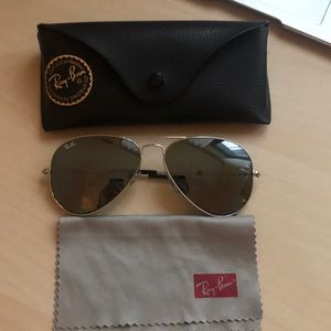 Ray-Ban Mirrored Aviator Sunglasses